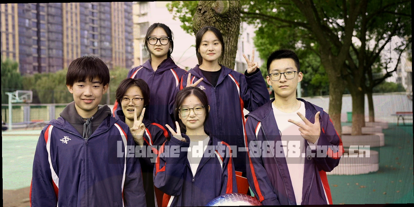 版本编号被拆成赛季、轮次与修订序号三个色块，每块下方以细线引出对应释义